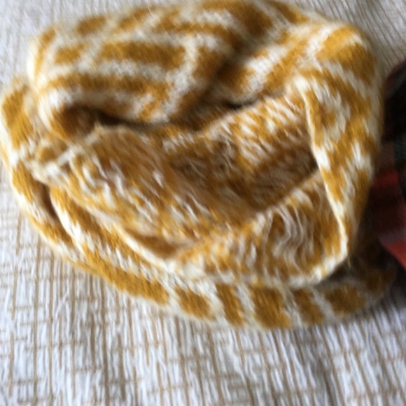 Set of two infinity scarves - Picture 2 of 4